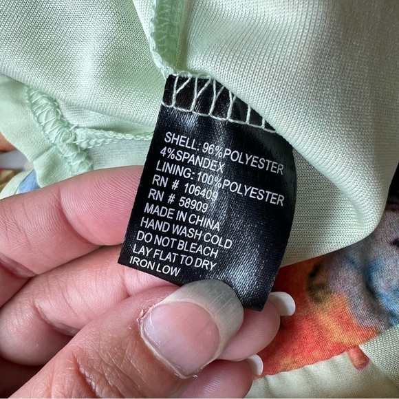 Gianni Bini floral Erynn Romper foam bouquet v neck waist tie size large - Picture 12 of 16